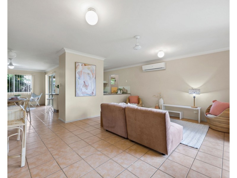 16 Freeman Avenue, Slade Point QLD 4740