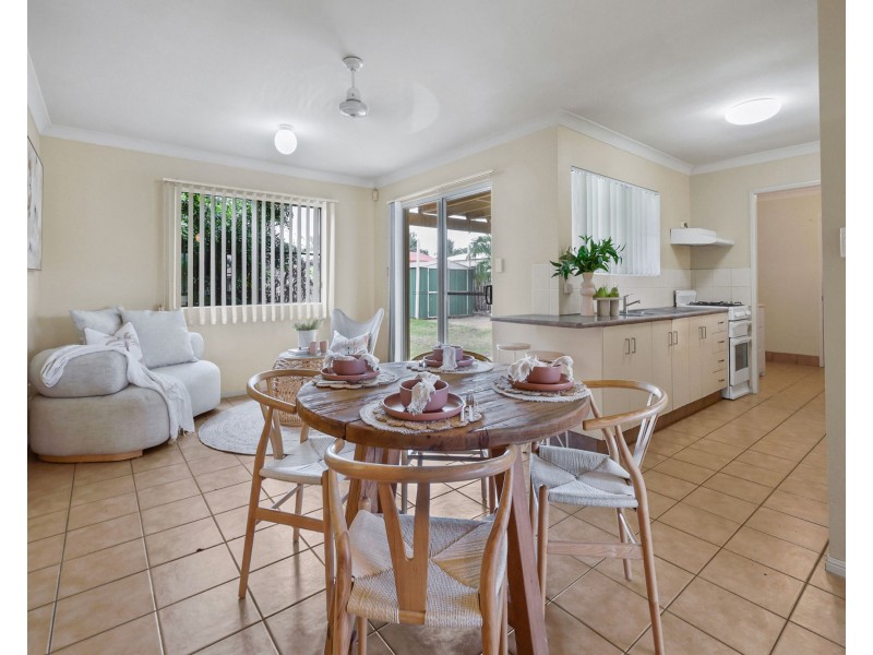 16 Freeman Avenue, Slade Point QLD 4740