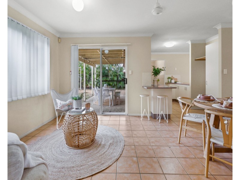 16 Freeman Avenue, Slade Point QLD 4740