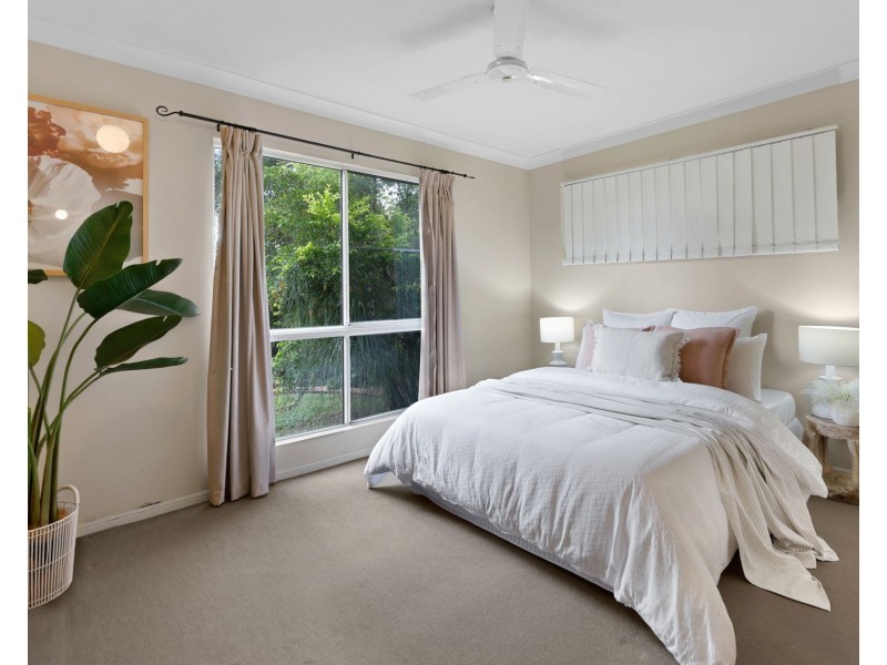 16 Freeman Avenue, Slade Point QLD 4740