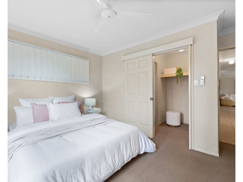 16 Freeman Avenue, Slade Point QLD 4740