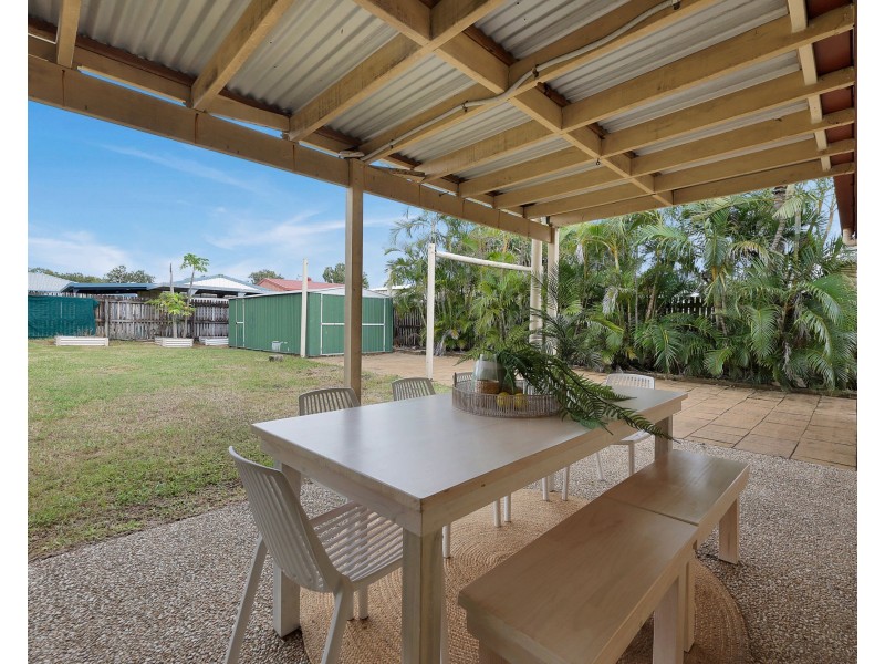 16 Freeman Avenue, Slade Point QLD 4740