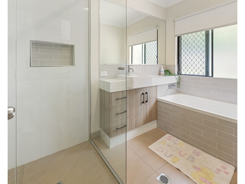 42 Shiral Drive, Beaconsfield QLD 4740