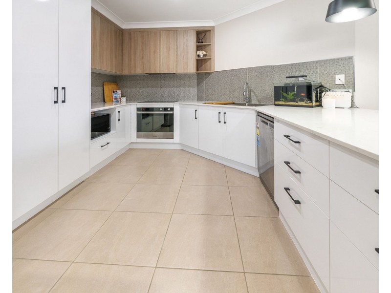 42 Shiral Drive, Beaconsfield QLD 4740