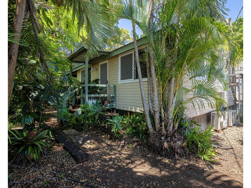 33 Waverley Street, Bucasia QLD 4750