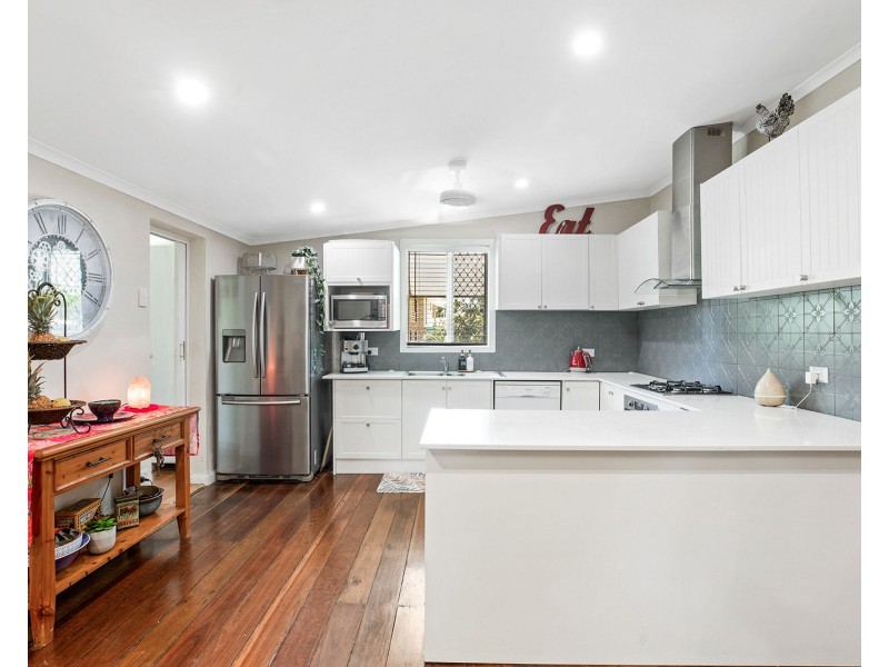 33 Waverley Street, Bucasia QLD 4750