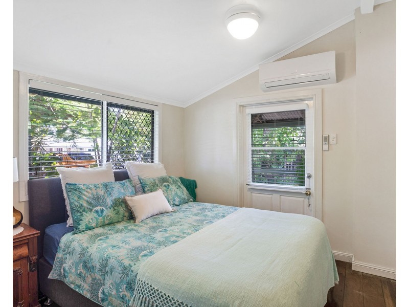 33 Waverley Street, Bucasia QLD 4750