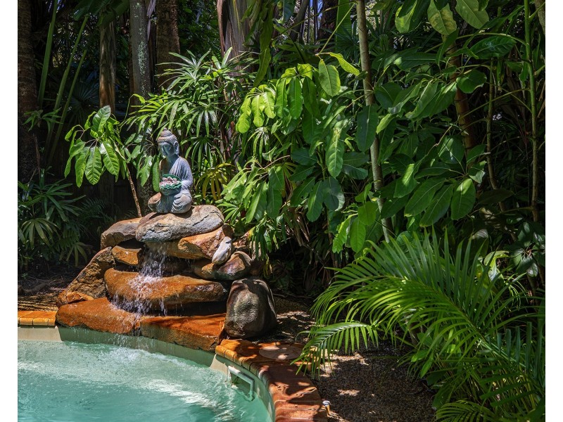 33 Waverley Street, Bucasia QLD 4750