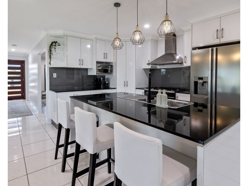 77 Montgomery Street, Rural View QLD 4740