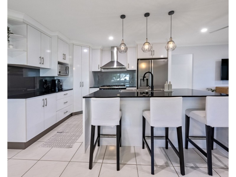 77 Montgomery Street, Rural View QLD 4740