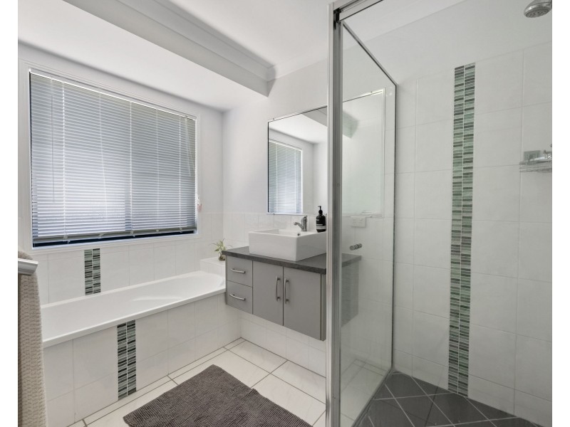 77 Montgomery Street, Rural View QLD 4740