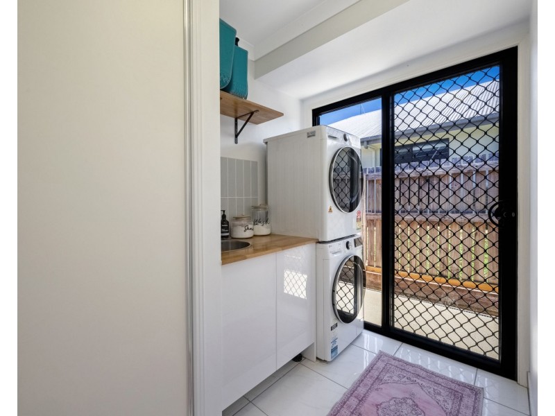 77 Montgomery Street, Rural View QLD 4740