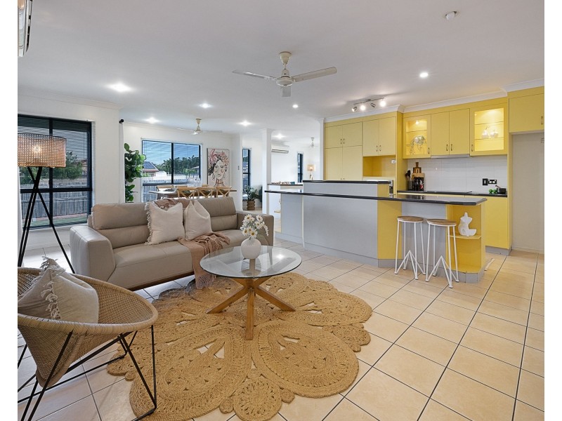 2 Avalon Drive, Rural View QLD 4740