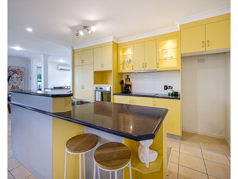 2 Avalon Drive, Rural View QLD 4740