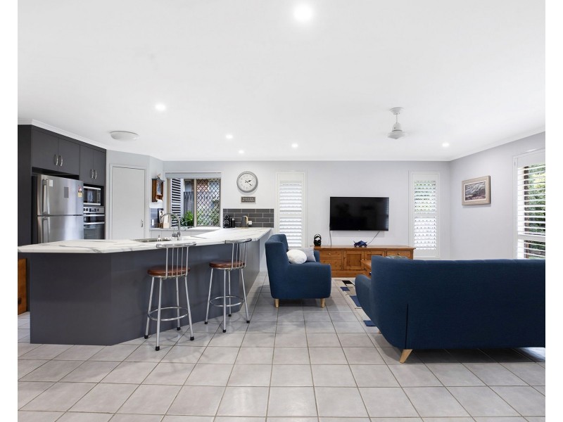 41 Schapers Road, Glenella QLD 4740