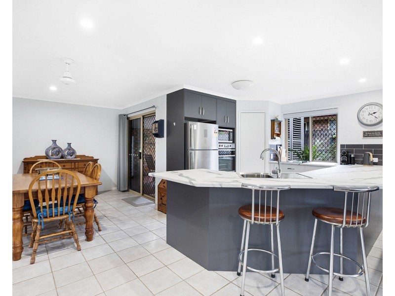 41 Schapers Road, Glenella QLD 4740
