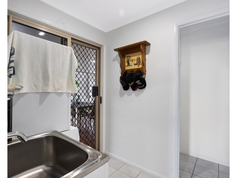 41 Schapers Road, Glenella QLD 4740