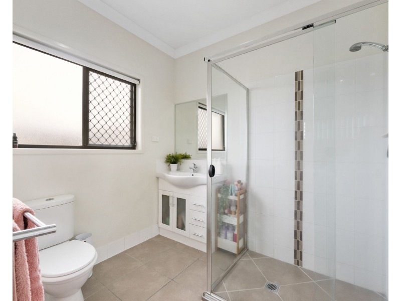 11 Kingslea Court, Ooralea QLD 4740