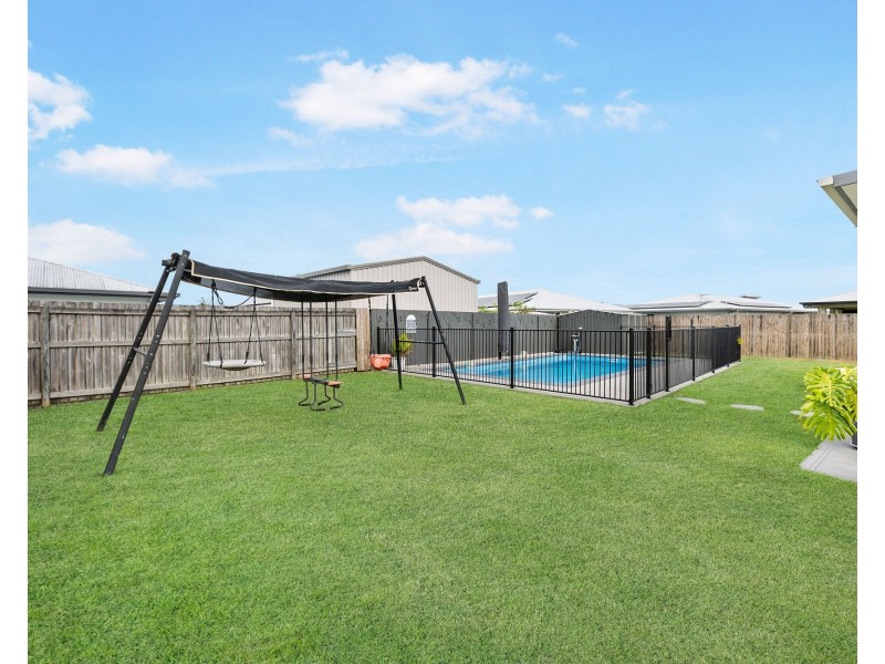 11 Kingslea Court, Ooralea QLD 4740
