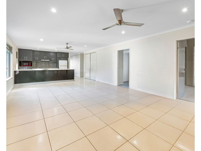 33 Raffia Street, Rural View QLD 4740