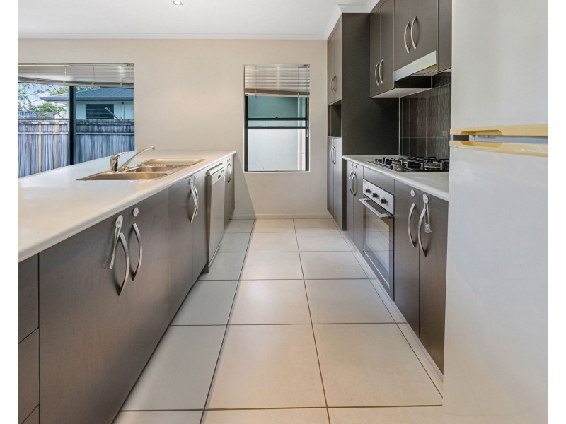 33 Raffia Street, Rural View QLD 4740