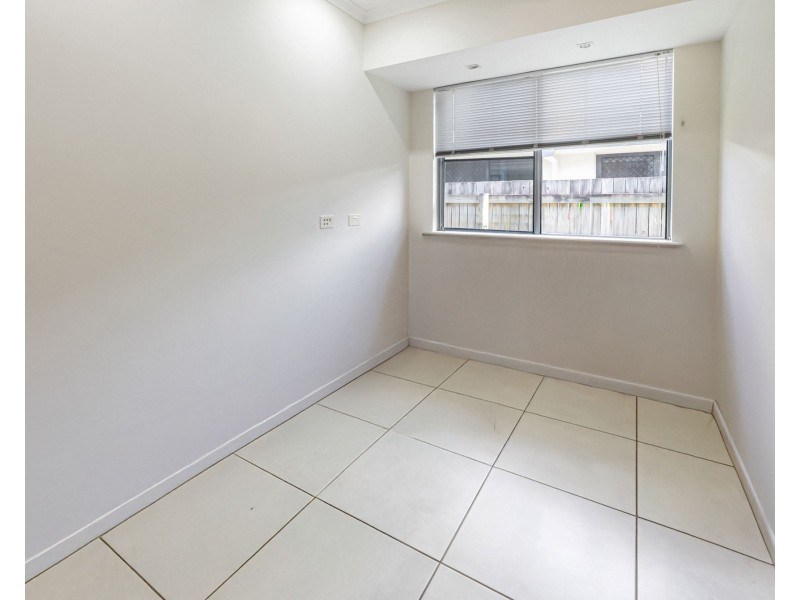 33 Raffia Street, Rural View QLD 4740