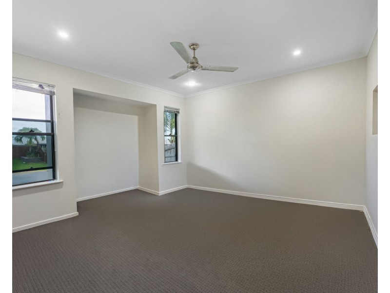 33 Raffia Street, Rural View QLD 4740