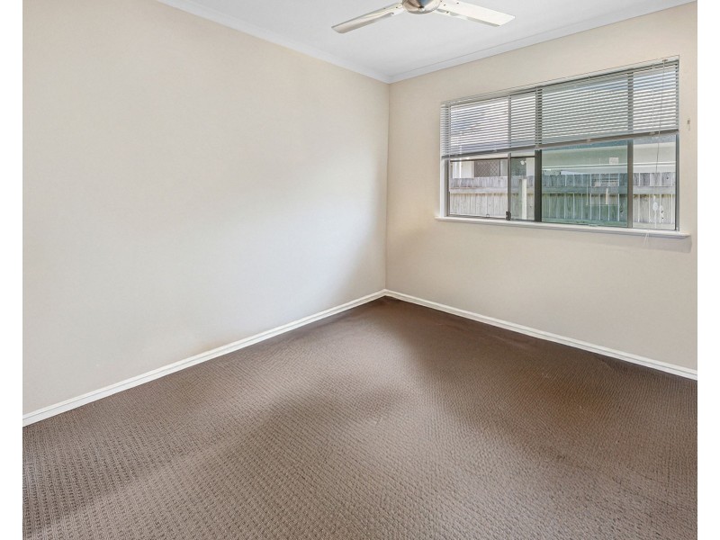33 Raffia Street, Rural View QLD 4740