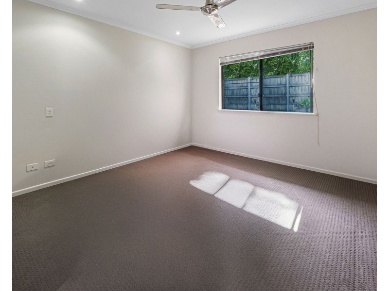 33 Raffia Street, Rural View QLD 4740
