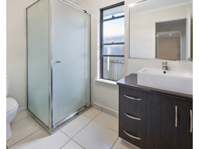 33 Raffia Street, Rural View QLD 4740