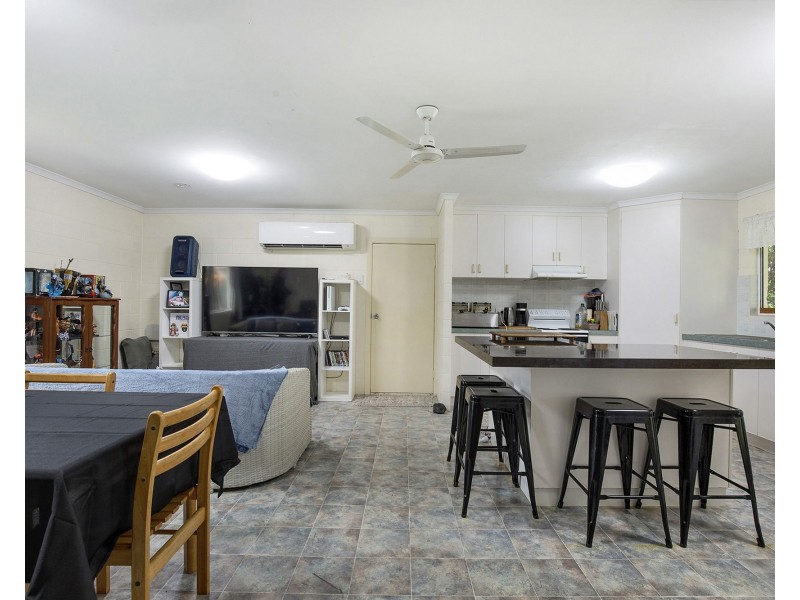 21 West Street, Marian QLD 4753