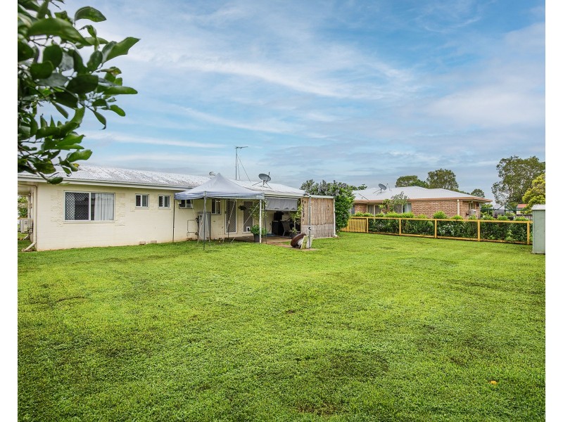 21 West Street, Marian QLD 4753