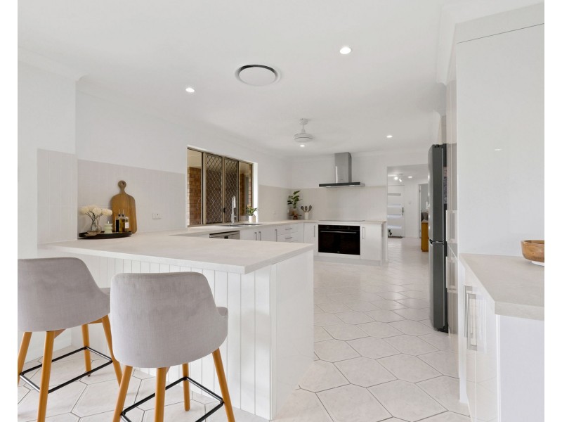 6 Balmoral Court, Beaconsfield QLD 4740