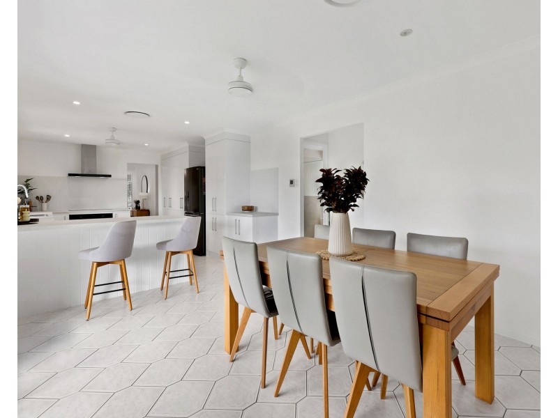 6 Balmoral Court, Beaconsfield QLD 4740