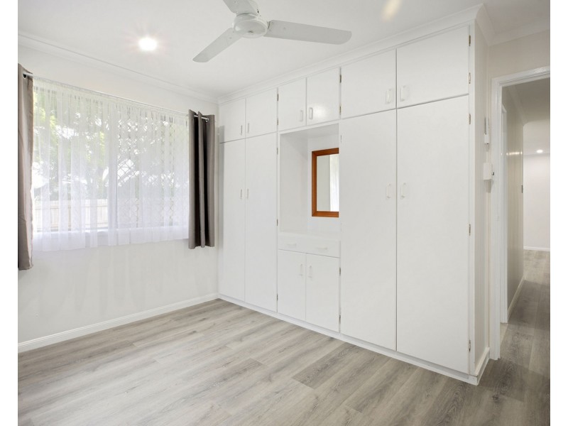 10 Wallmans Court, Rural View QLD 4740