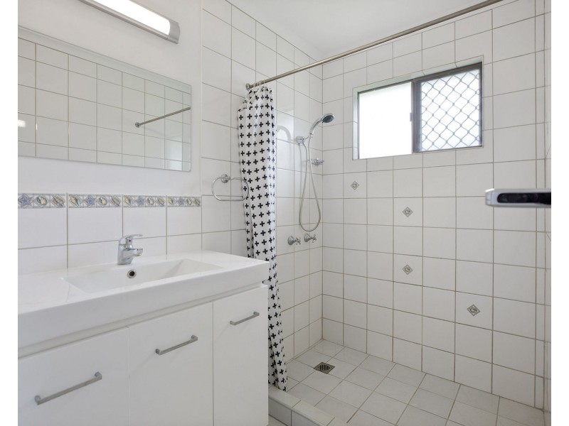 10 Wallmans Court, Rural View QLD 4740
