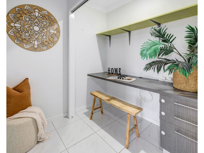 6 Hocking Crescent, Marian QLD 4753
