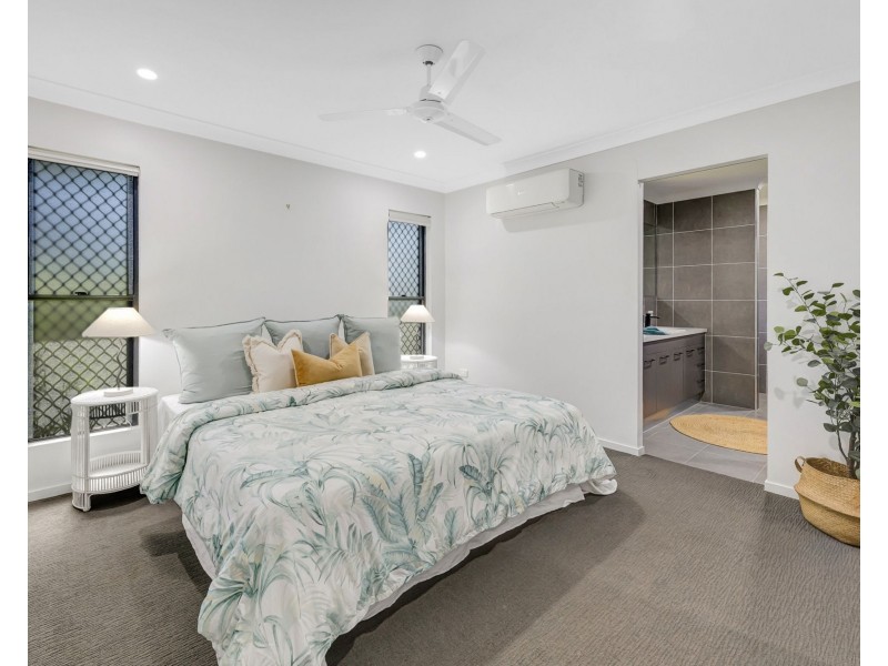 6 Hocking Crescent, Marian QLD 4753