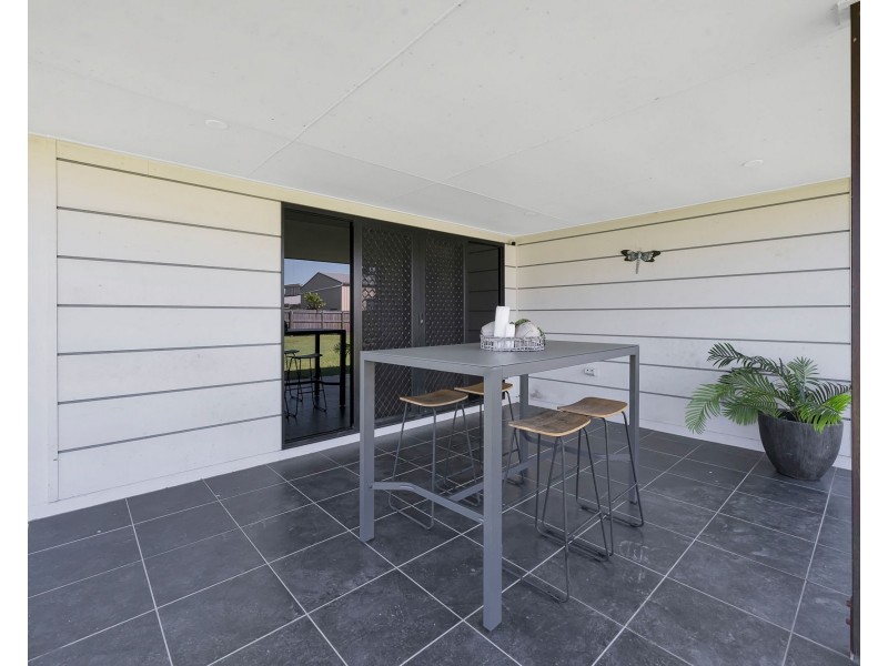 6 Hocking Crescent, Marian QLD 4753