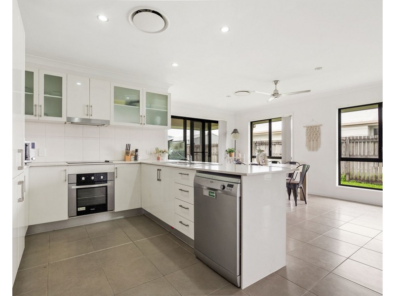 26 Dorothy Place, Mirani QLD 4754