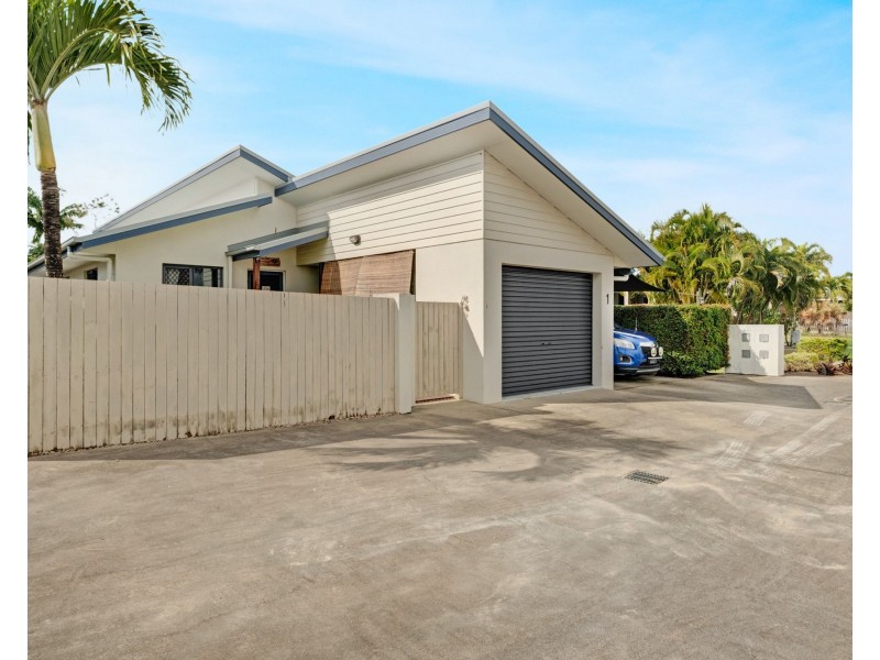 1/10 Coolum Court, Blacks Beach QLD 4740