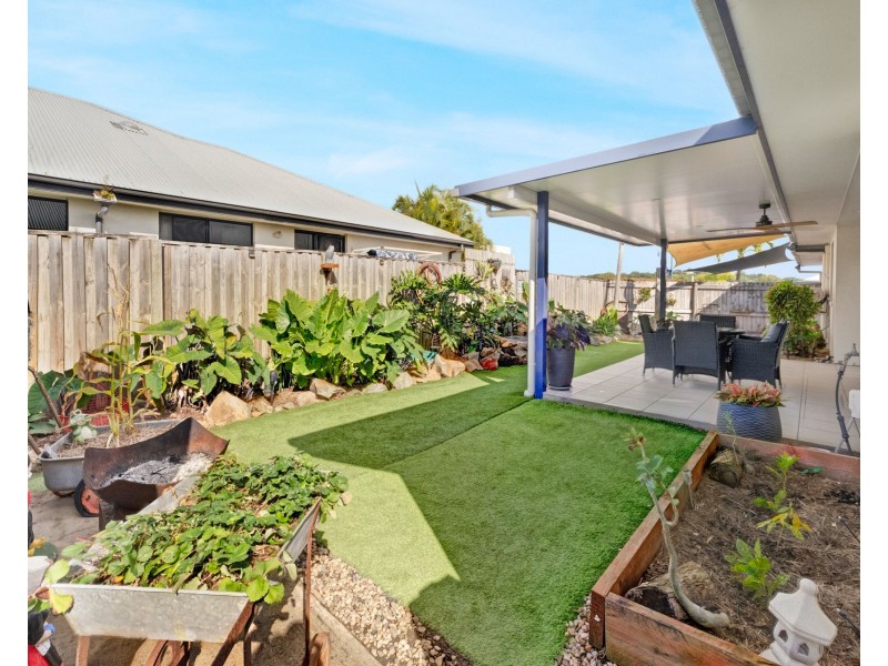 1/10 Coolum Court, Blacks Beach QLD 4740
