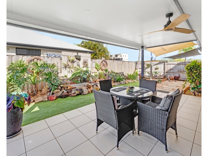 1/10 Coolum Court, Blacks Beach QLD 4740