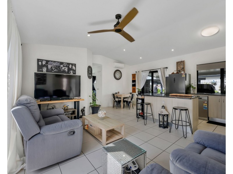 1/10 Coolum Court, Blacks Beach QLD 4740