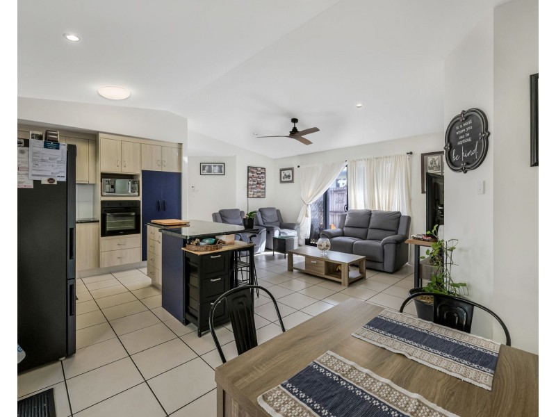 1/10 Coolum Court, Blacks Beach QLD 4740