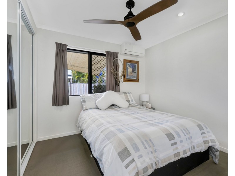 1/10 Coolum Court, Blacks Beach QLD 4740