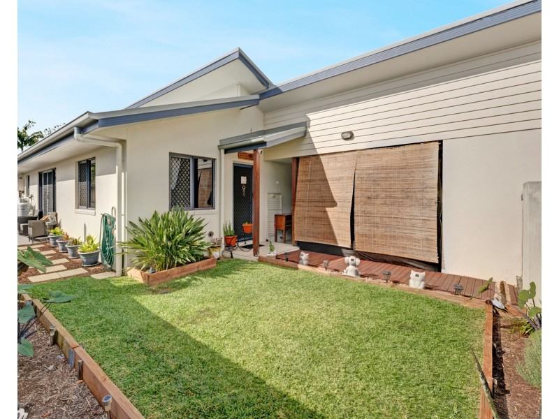 1/10 Coolum Court, Blacks Beach QLD 4740