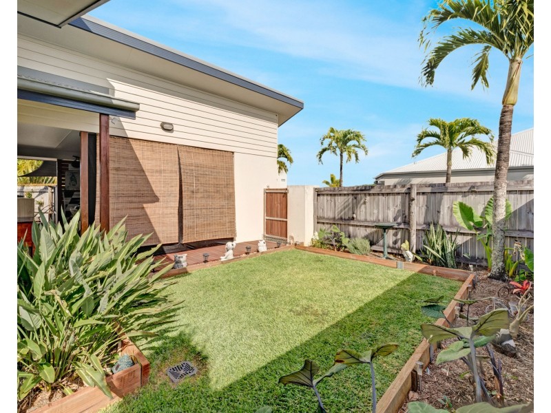 1/10 Coolum Court, Blacks Beach QLD 4740