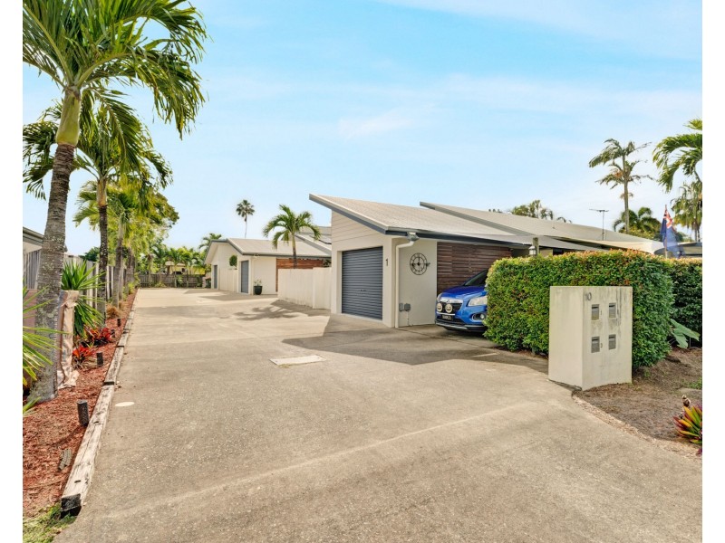 1/10 Coolum Court, Blacks Beach QLD 4740