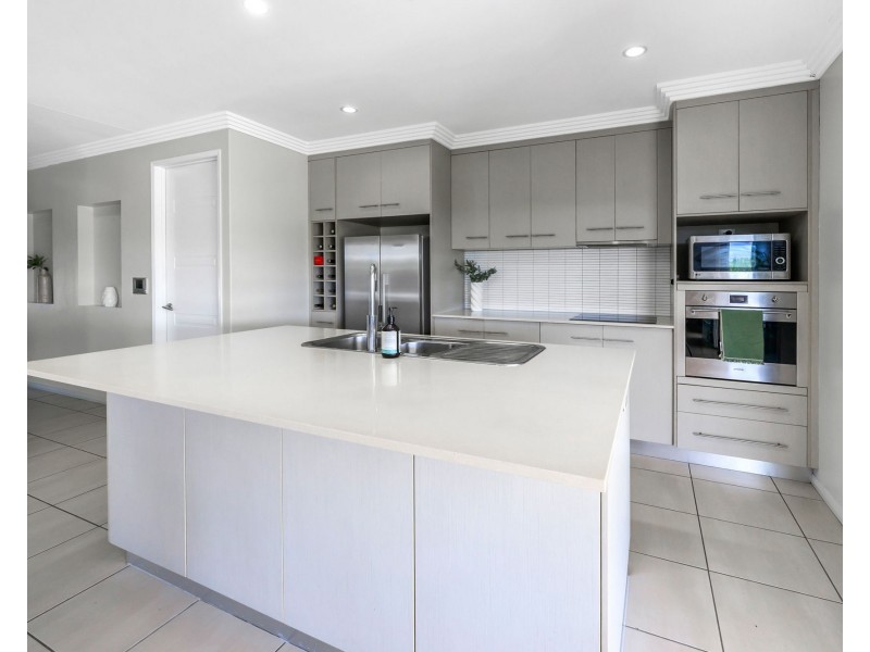 99 Creek Street, Walkerston QLD 4751